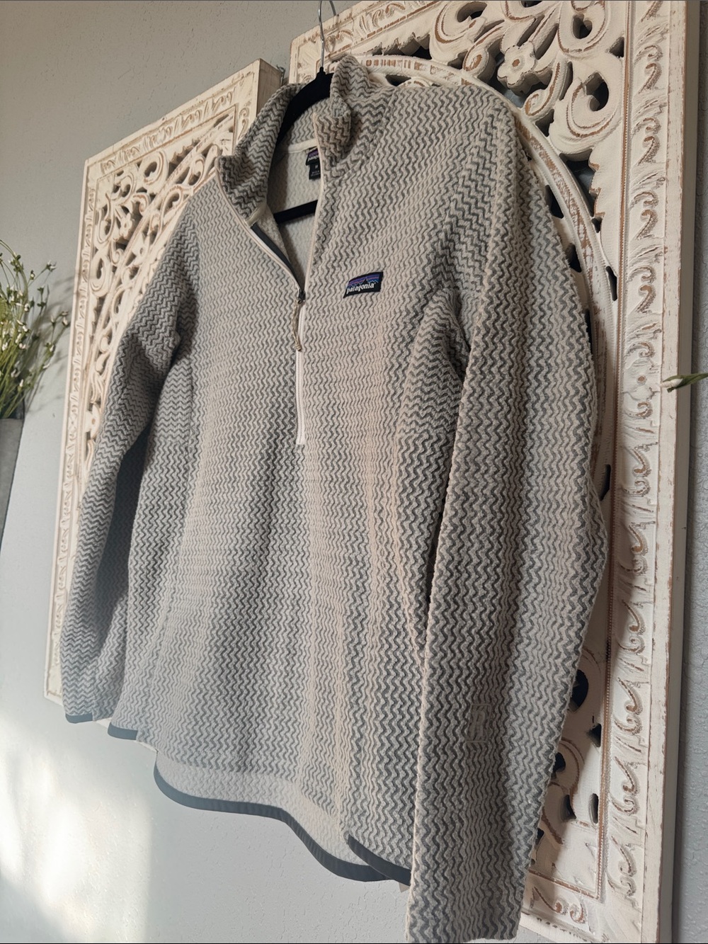 Patagonia Cream and Gray Half-Zip Fleece Pullover - Picture 9 of 10